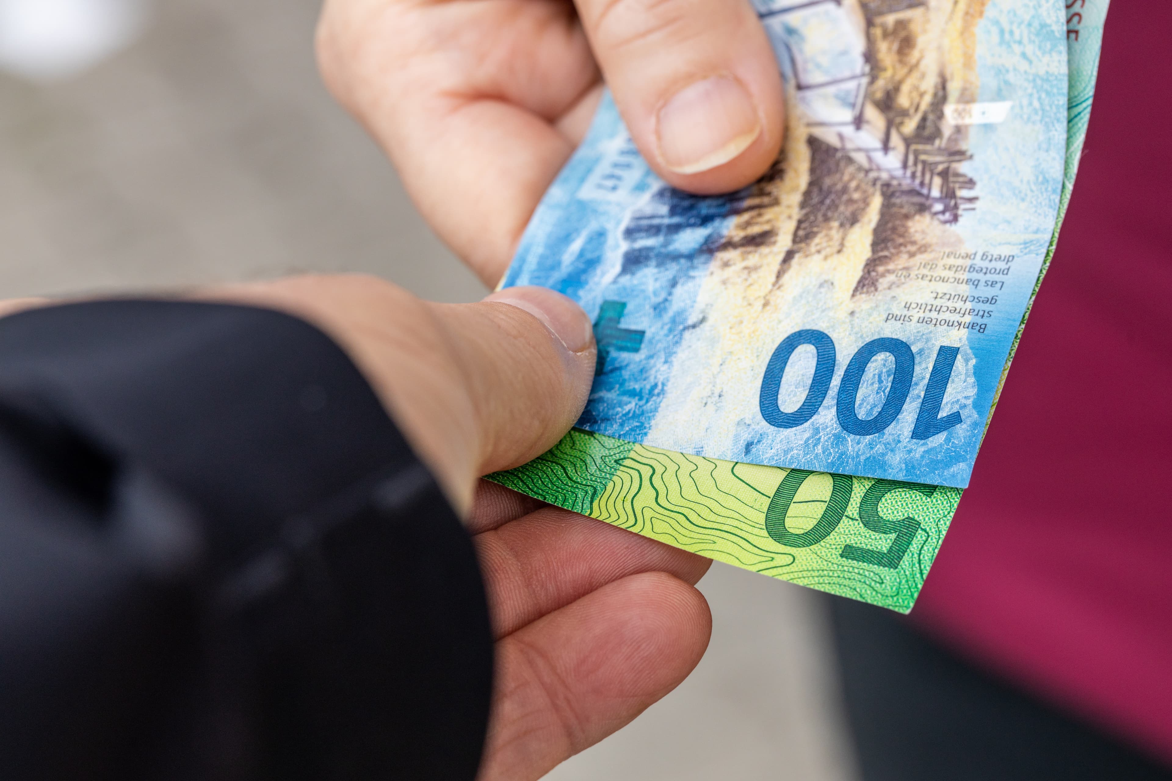 Cashback – Get money back with every purchase.